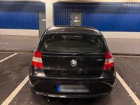 Gebraucht BMW 116 116 PS (85 kW) 2006 Schwarz Kleinwagen