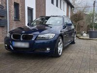 Gebraucht BMW 318 143 PS (105 kW) 2012 Blau Kombi