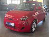 Gebraucht Fiat 500e Red 86 kW (118 PS) 2023 Rosso corsa/sfrontato/argilla/ Kleinwagen
