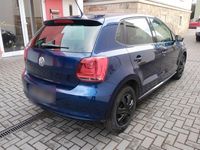 Gebraucht VW Polo 60 PS (44 kW) 2011 Blau Kleinwagen