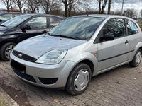 Gebraucht Ford Fiesta 68 PS (50 kW) 2004 Silber Kleinwagen