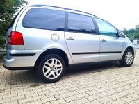 Second-hand VW Sharan 140 CP (102 kW) 2007 Argintiu Monovolum
