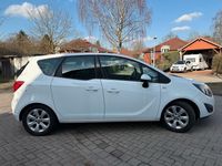 Gebraucht Opel Meriva 101 PS (74 kW) 2012 Weiß Van / Kleinbus