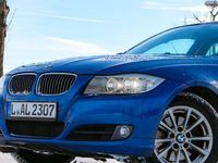 Gebraucht BMW 325 218 PS (160 kW) 2009 Blau Limousine