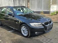 Gebraucht BMW 318 Comfort Edition 143 PS (105 kW) 2012 Schwarz Kombi