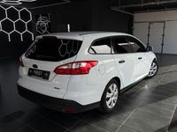 Gebraucht Ford Focus Ambiente 101 PS (74 kW) 2014 Weiß Kombi