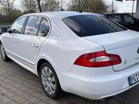 Gebraucht Skoda Superb 160 PS (117 kW) 2011 Weiß Limousine