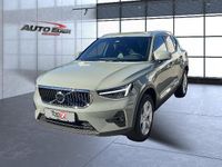 Gebraucht Volvo XC40 Core 163 PS (119 kW) 2024 Sage green / (metallic) SUV