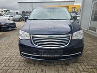 Gebraucht Chrysler Town & Country 287 PS (211 kW) 2016 Blau Van / Kleinbus