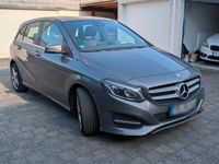 Gebraucht Mercedes B220 177 PS (130 kW) 2017 Grau Van / Kleinbus
