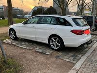 Gebraucht Mercedes C180 116 PS (85 kW) 2015 Weiß Kombi