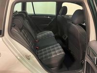 Gebraucht VW Golf VII Design 184 PS (135 kW) 2016 Weiß Kombi