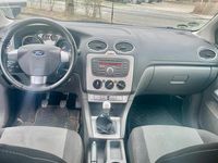Second-hand Ford Focus 106 CP (77 kW) 2010 Argintiu Berlinǎ