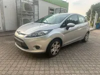 Gebraucht Ford Fiesta 82 PS (60 kW) 2009 Silber Limousine