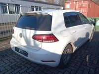 Gebraucht VW e-Golf 100 kW (136 PS) 2019 Weiß Kleinwagen