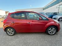 Gebraucht Kia Venga 125 PS (91 kW) 2016 Rot Kleinwagen