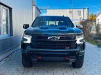 Neu Chevrolet Silverado 426 PS (313 kW) 2025 Grau SUV
