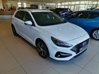 Gebraucht Hyundai i30 120 PS (88 kW) 2022 Weiß Limousine