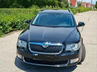 Gebraucht Skoda Superb 140 PS (102 kW) 2012 Schwarz Kombi