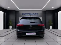 Gebraucht VW Golf VIII Life 131 PS (96 kW) 2023 Deep black perleffekt Limousine