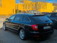 Gebraucht Skoda Superb 170 PS (125 kW) 2011 Schwarz Kombi