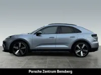 Second-hand Porsche Macan 4 Electric 300 kW (408 CP) 2024 Argintiu SUV