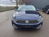 Gebraucht VW Passat Comfortline 150 PS (110 kW) 2016 Blau Kombi