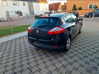 Gebraucht Renault Mégane Dynamique 131 PS (96 kW) 2012 Schwarz Limousine