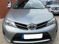 Gebraucht Toyota Auris Cool 99 PS (72 kW) 2014 Grau Limousine