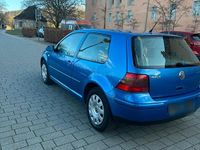 Usado VW Golf 75 HP (55 kW) 2000 Azul Coupé