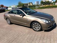 Gebraucht Mercedes E350 Elegance 292 PS (214 kW) 2009 Gold Coupé