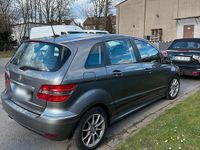 Gebraucht Mercedes B150 95 PS (69 kW) 2009 Silber Van / Kleinbus