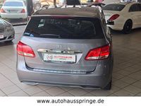Gebraucht Mercedes B180 122 PS (89 kW) 2015 Grau Van / Kleinbus