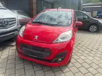 Gebraucht Peugeot 107 Active 68 PS (50 kW) 2013 Rot Kleinwagen