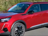 Gebraucht Peugeot 2008 Allure 100 kW (136 PS) 2022 Rot SUV
