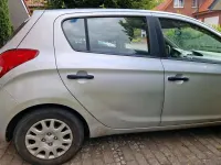 Gebraucht Hyundai i20 75 PS (55 kW) 2011 Grau Kleinwagen