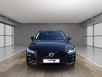 Gebraucht Volvo V60 Plus 197 PS (144 kW) 2025 Onyx black / metallic Kombi