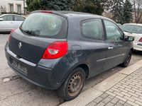 Gebraucht Renault Clio II 75 PS (55 kW) 2007 Grau Kleinwagen