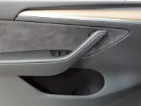Gebraucht Tesla Model Y 378 kW (514 PS) 2023 Pearl white multicoat SUV