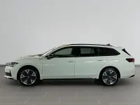 Neu Skoda Superb SportLine 204 PS (150 kW) 2025 Weiß Kombi