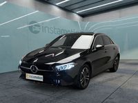 Gebraucht Mercedes A200 Advanced 163 PS (119 kW) 2024 Schwarz Limousine
