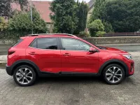 Gebraucht Kia Stonic Spirit 120 PS (88 kW) 2017 Rot SUV