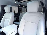 Neu Land Rover Defender HSE Dynamic 426 PS (313 kW) 2026 Borasco grey SUV