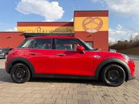 Gebraucht Mini Cooper 136 PS (100 kW) 2019 Rot Kleinwagen
