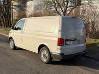 Gebraucht VW Transporter 110 PS (80 kW) 2020 Grau Van
