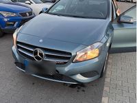 Gebraucht Mercedes A180 Style 122 PS (89 kW) 2013 Blau Kleinwagen
