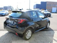 gebraucht Toyota Yaris Hybrid Club Basis + Comfort-Paket