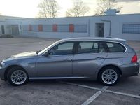 Gebraucht BMW 318 184 PS (135 kW) 2012 Silber Kombi