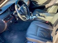 Gebraucht BMW 525 197 PS (144 kW) 2007 Schwarz Kombi