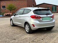 Gebraucht Ford Fiesta 70 PS (51 kW) 2018 Silber Kleinwagen